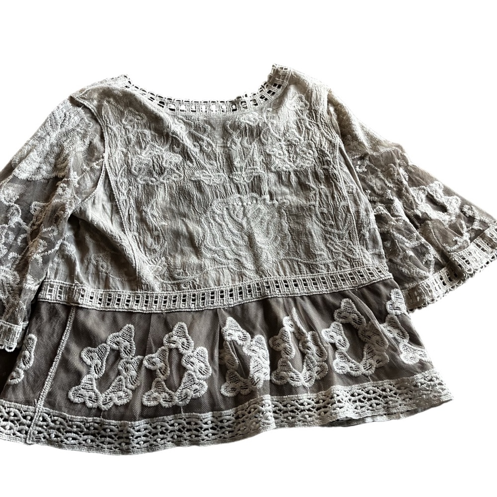 Ultra Pink Cotton lace boho blouse - Picture 2 of 3
